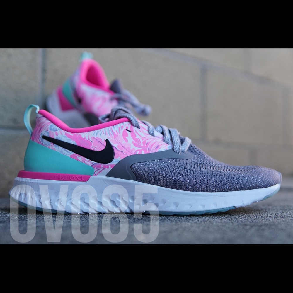 Nike Odyssey React 2 Flyknit - image 2